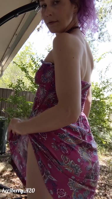 Fucking my ass in the sunshine ❤️ (keriberry_420) f/38
